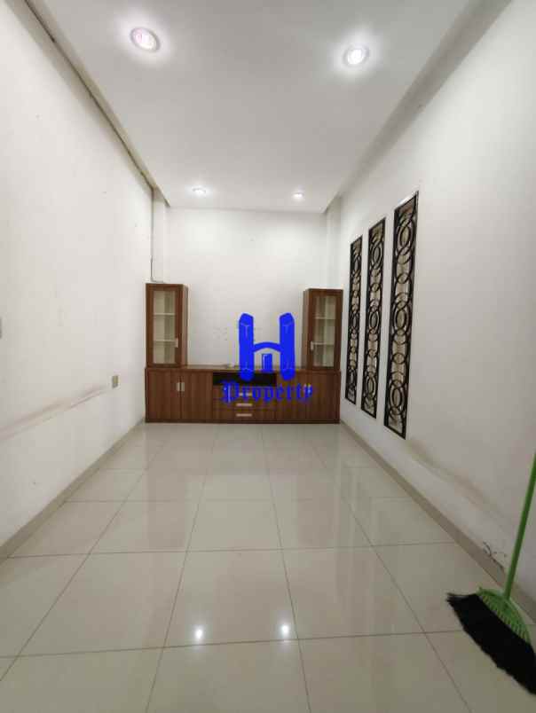 dijual villa komplek cemara asri jalan