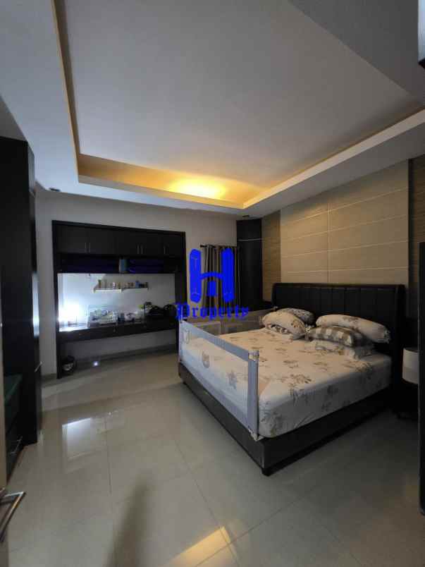 dijual villa komplek cemara asri jalan