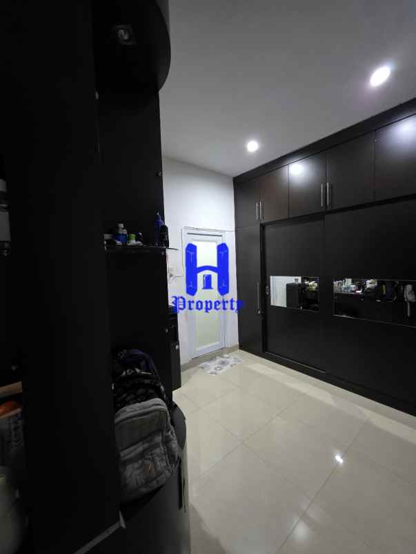 dijual villa komplek cemara asri jalan