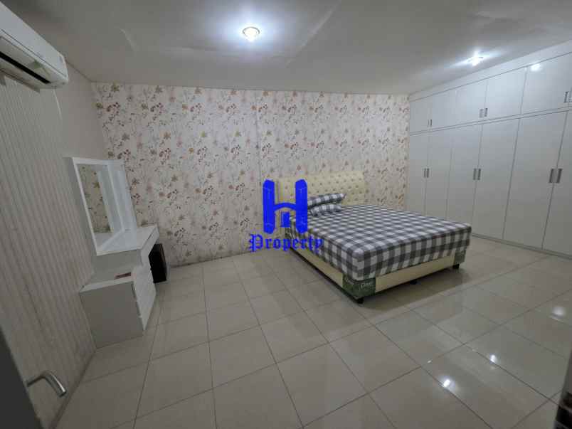 dijual villa komplek cemara asri jalan