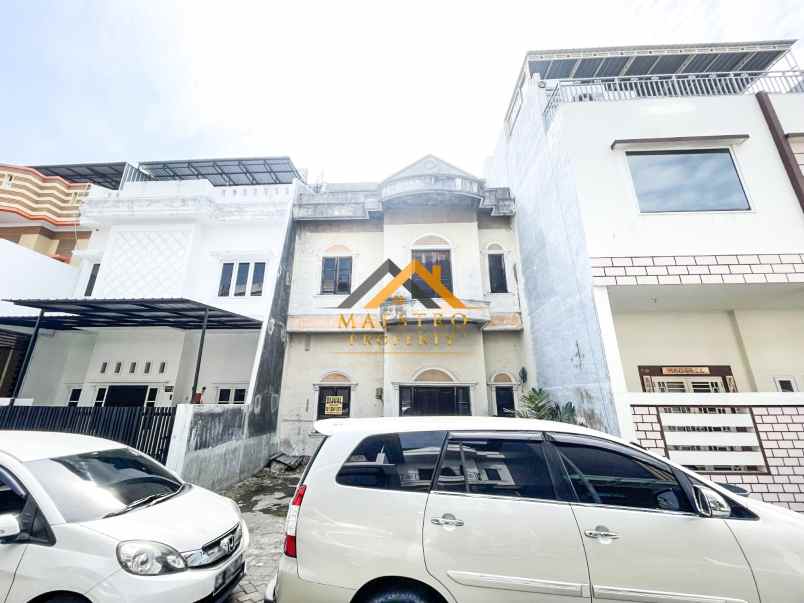 dijual villa komplek cemara asri jalan longan