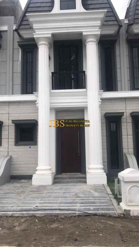 dijual villa komplek citraland helvetia