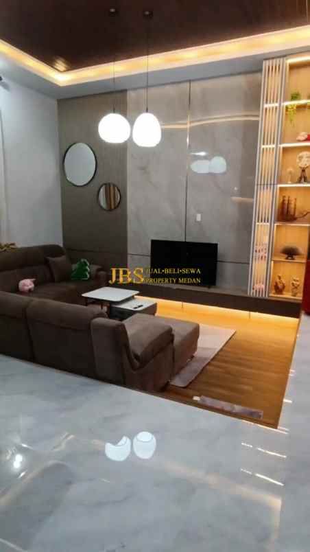 dijual villa komplek eiffel of