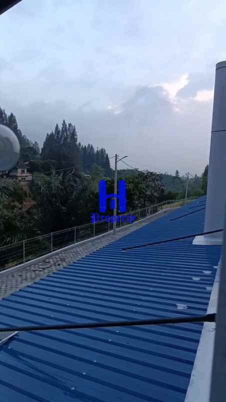 dijual villa komplek eiffel of