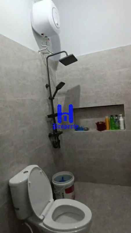 dijual villa komplek eiffel of