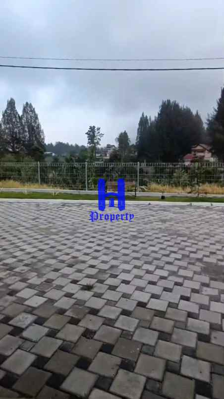 dijual villa komplek eiffel of