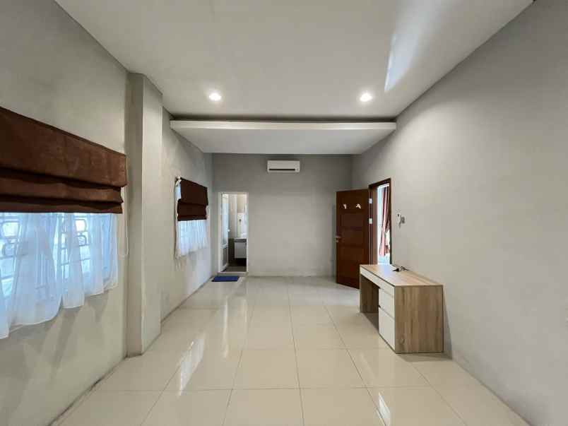 dijual villa komplek grand cemara asri