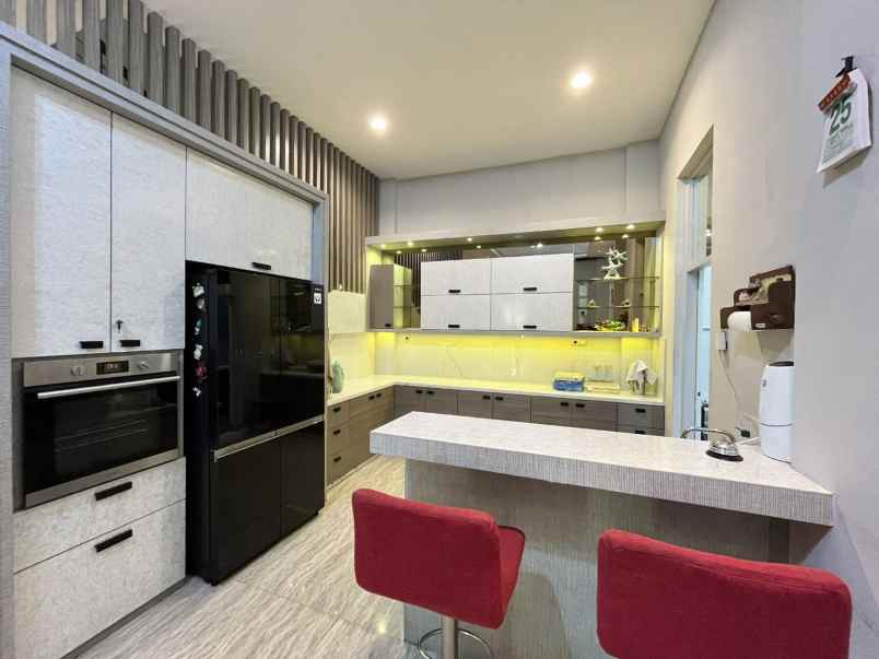 dijual villa komplek grand cemara asri