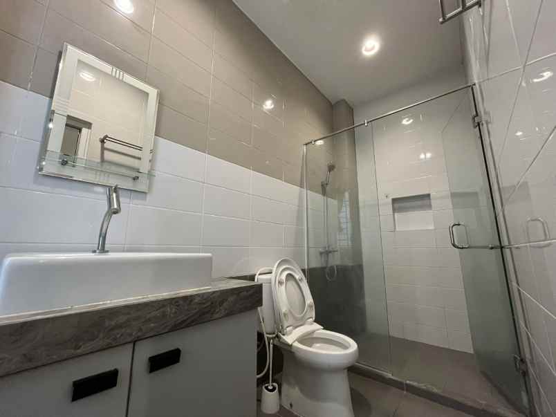 dijual villa komplek grand cemara asri