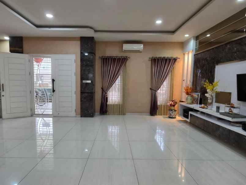 dijual villa mutiara palace full furmished