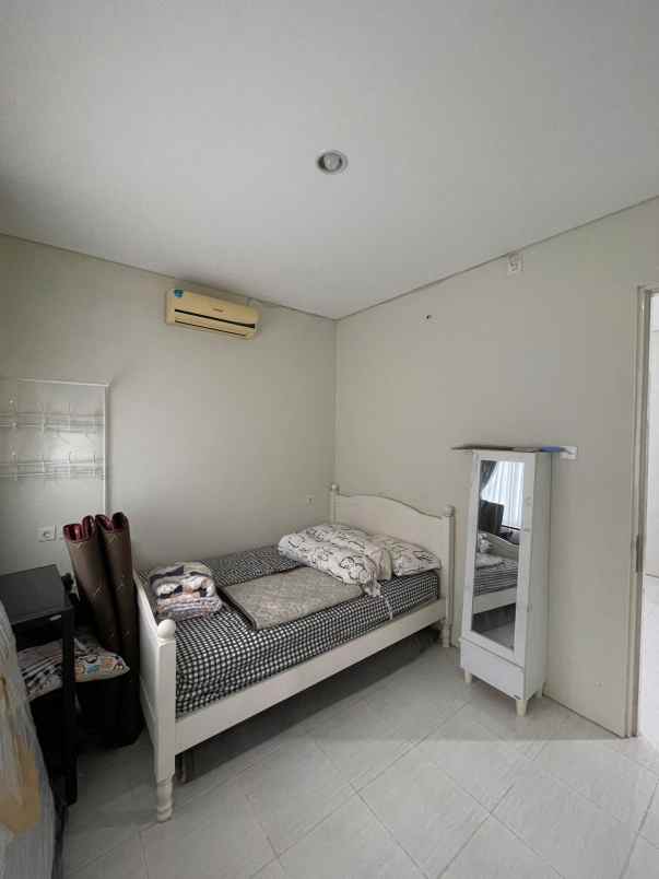 dijual villa taman dayu