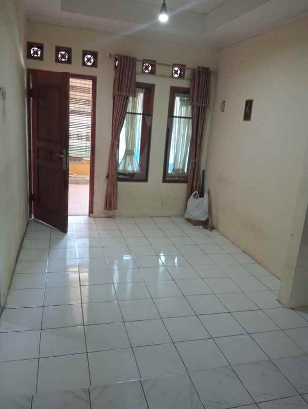 dikontrakan rumah diperum lokasi strategis