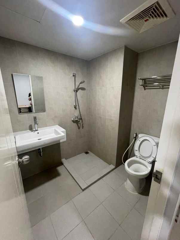 disewakan apartemen denver soho lantai 10