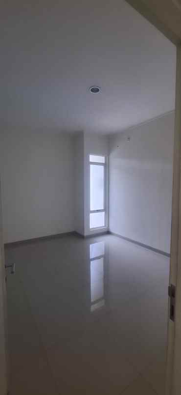 disewakan ruko gudang kantor suvarna sutera tangerang