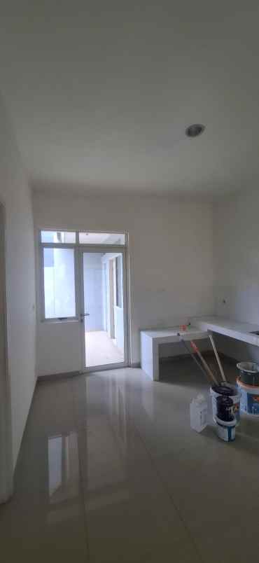 disewakan ruko gudang kantor suvarna sutera tangerang