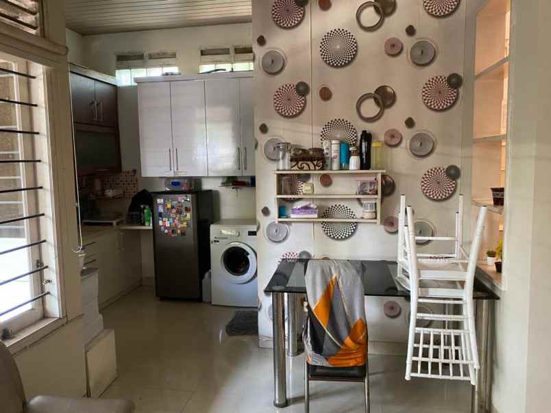 disewakan rumah alamat taman royal 3