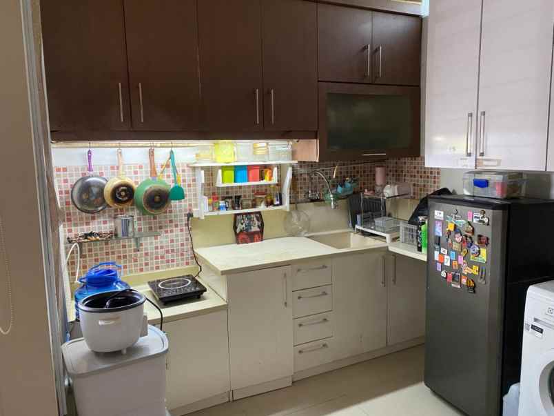 disewakan rumah alamat taman royal 3