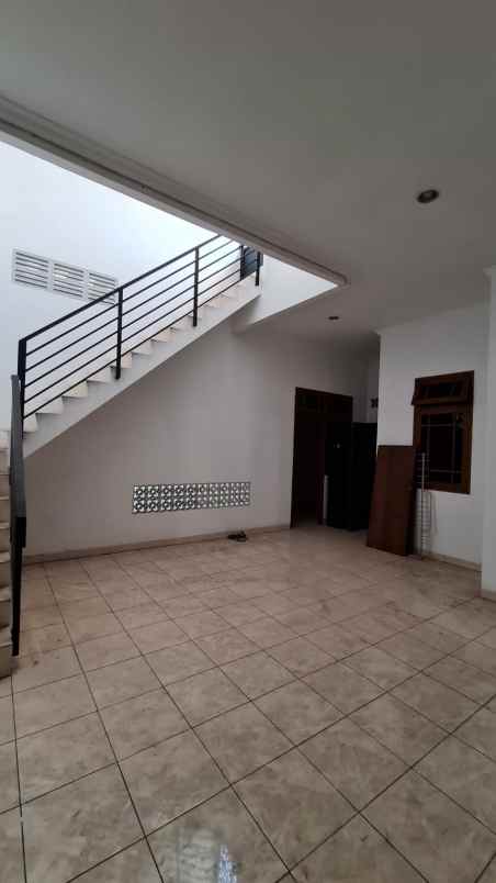 disewakan rumah cluster carina sayang