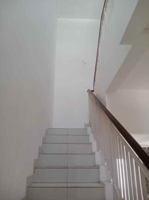 disewakan rumah cluster palm spring jgc