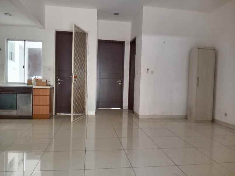 disewakan rumah cluster palm spring jgc