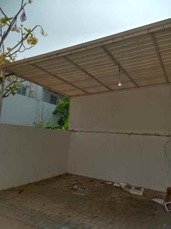 disewakan rumah cluster palm spring jgc