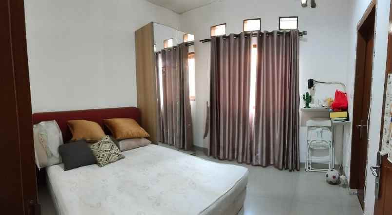 disewakan rumah crystal vista residence jl