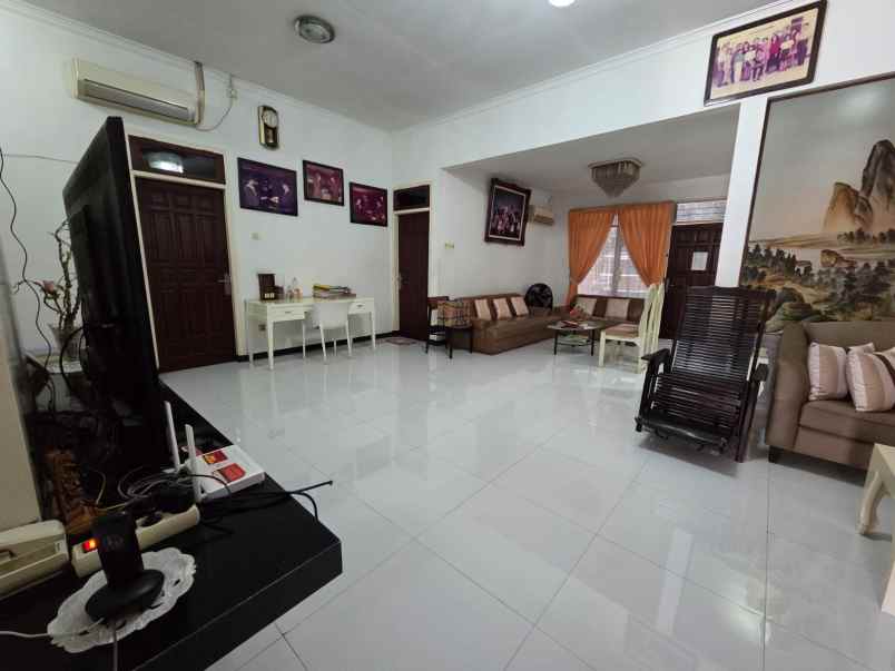 disewakan rumah darmo harapan