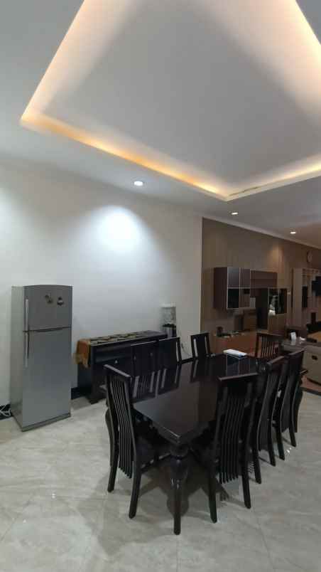 disewakan rumah jalan katamaran indah