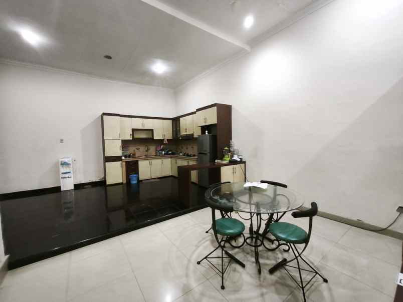 disewakan rumah komplek cemara asri jalan