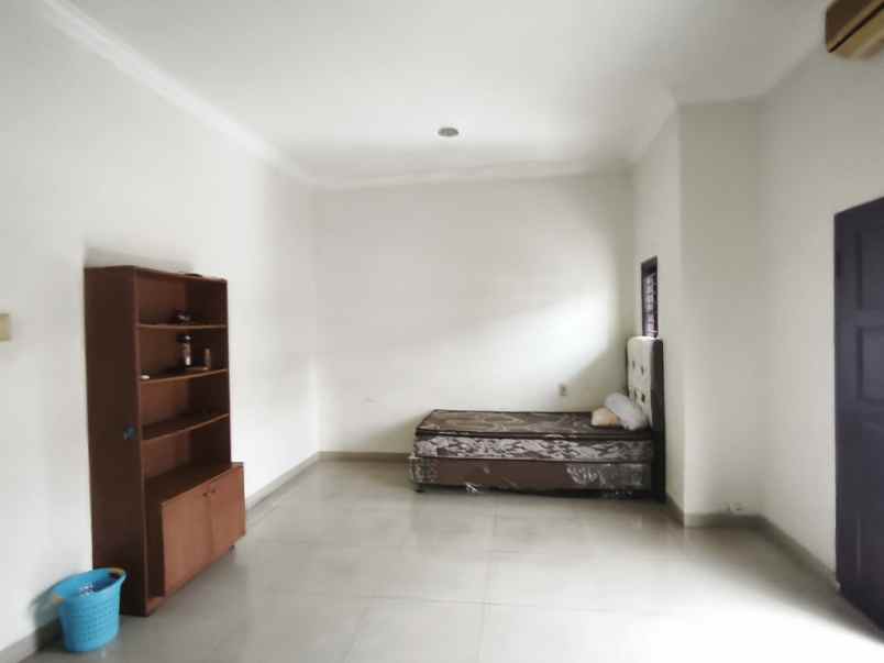 disewakan rumah komplek cemara asri jalan