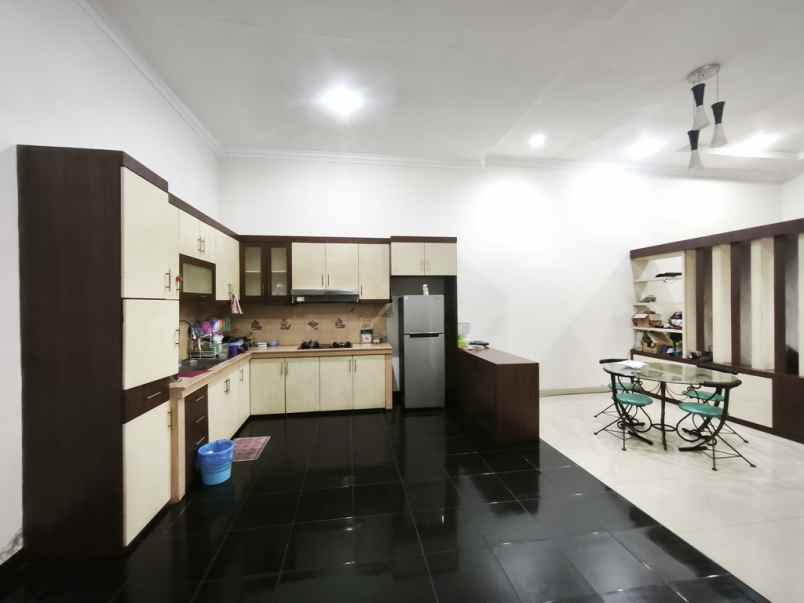 disewakan rumah komplek cemara asri jalan