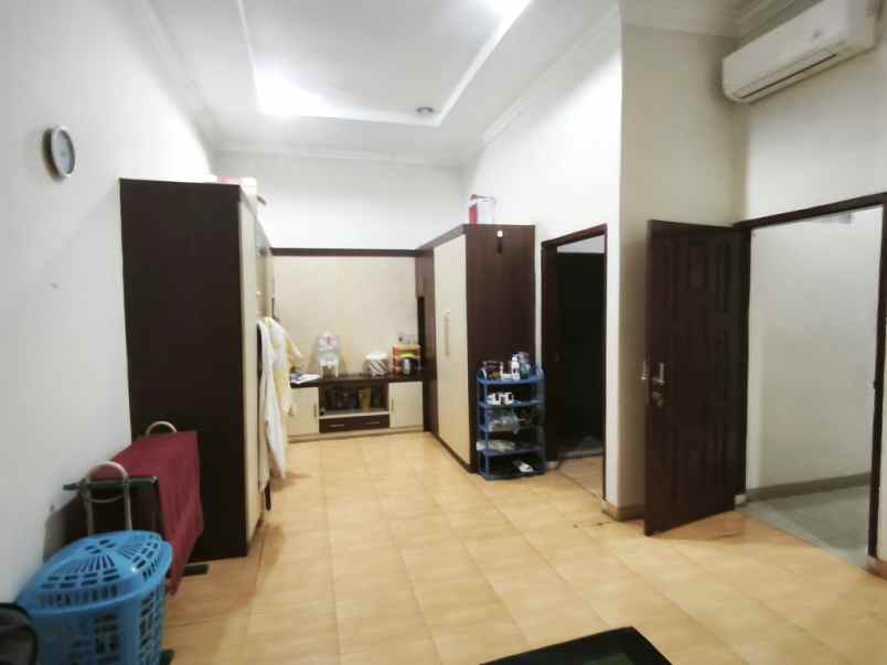 disewakan rumah komplek cemara asri jalan