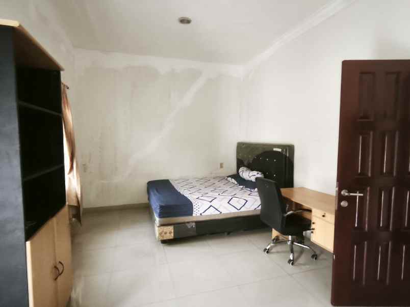 disewakan rumah komplek cemara asri jalan