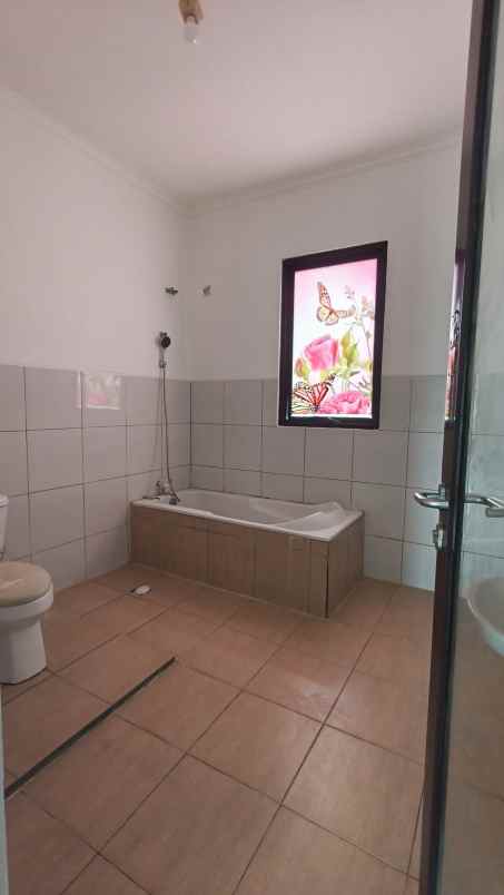 disewakan rumah perumahan legenda wisata