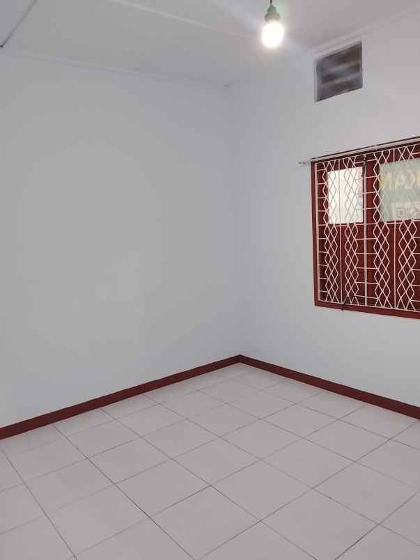 disewakan rumah sayap jl pajajaran bandung