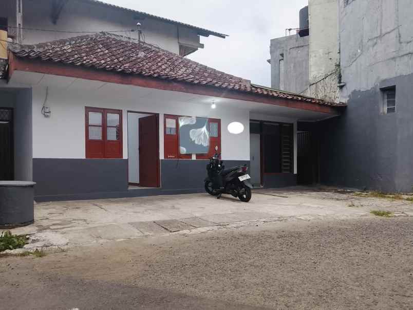 disewakan rumah sayap jl pajajaran bandung