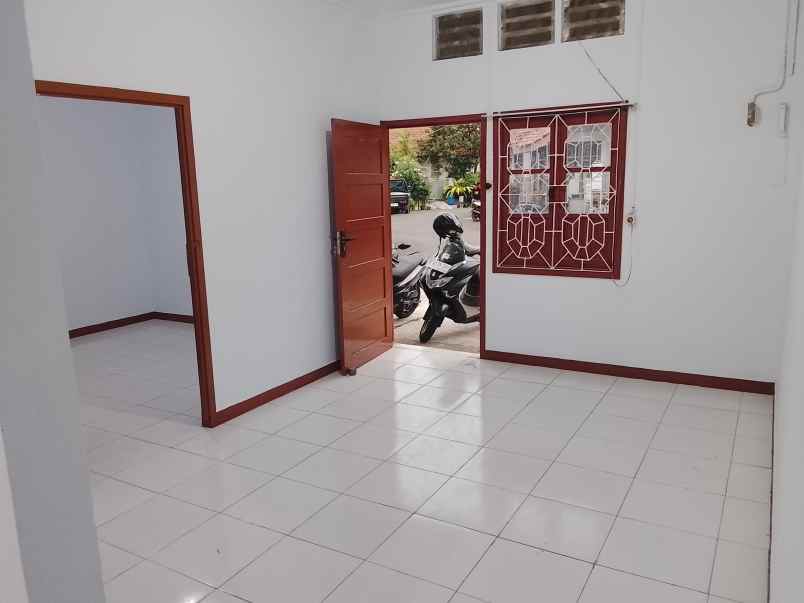 disewakan rumah sayap jl pajajaran bandung