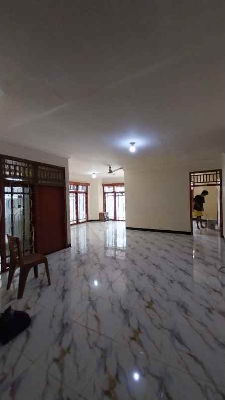 disewakan rumah srengseng kembangan