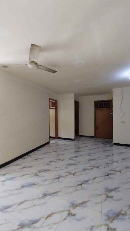 disewakan rumah srengseng kembangan