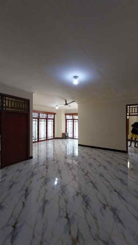 disewakan rumah srengseng kembangan