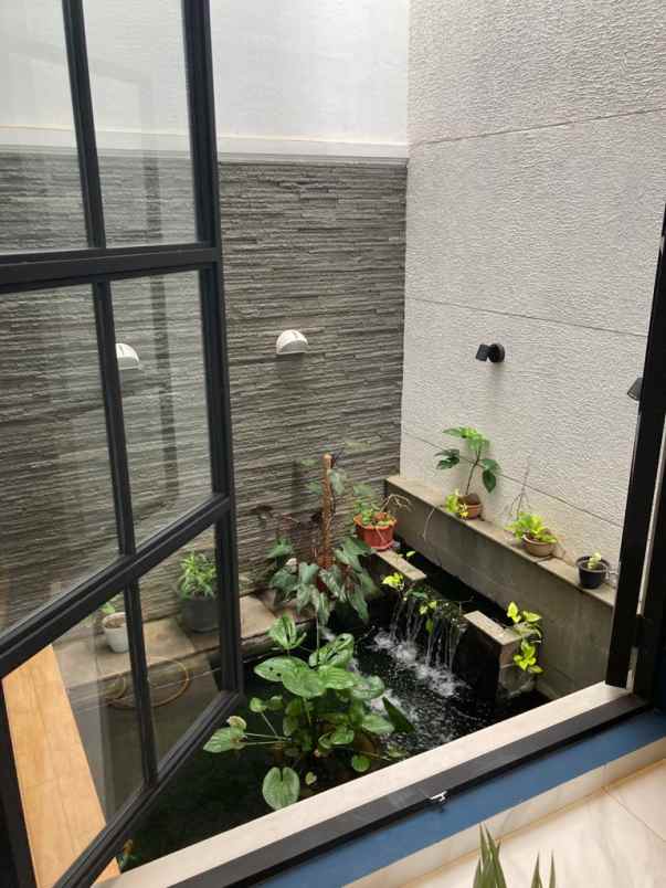 hot dijual rumah mewah sudut 3lt harga murah perabot