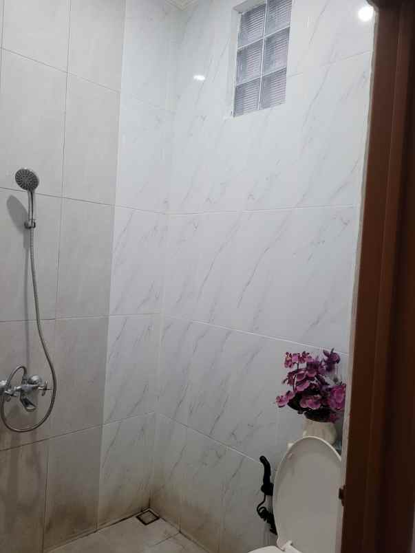 jual rumah siap huni raffles hills cibubur