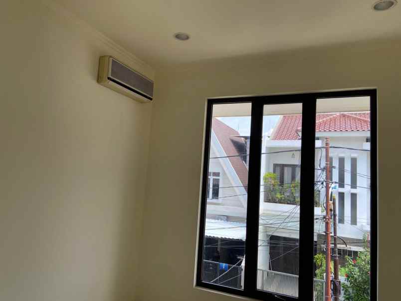 jual rumah taman kedoya baru jak bar