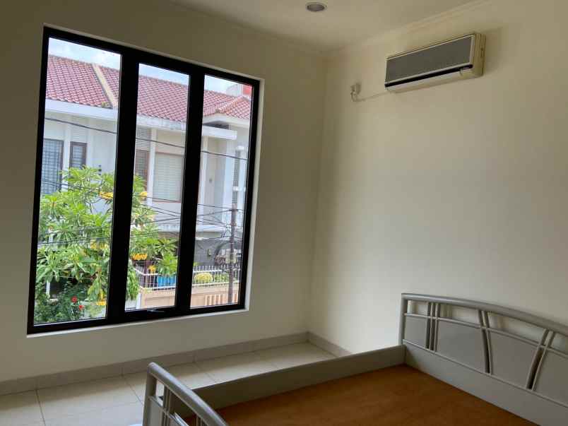 jual rumah taman kedoya baru jak bar
