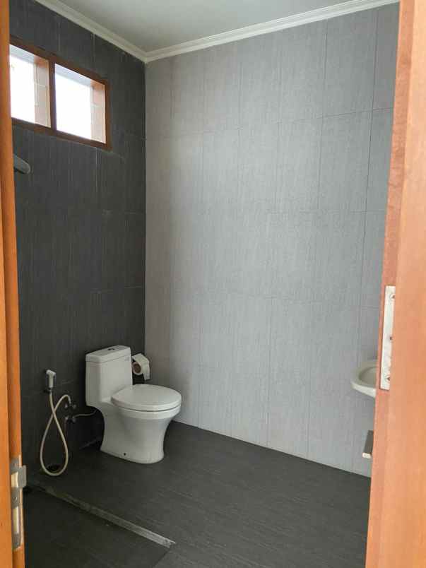 jual rumah taman kedoya baru jak bar