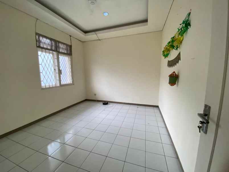 jual rumah taman palem lestari jak bar