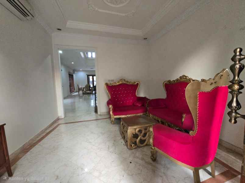 jual sewa ruman mewah swimming pool