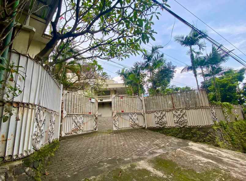 jual villa pandaan strategis di kab pasuruan siap huni