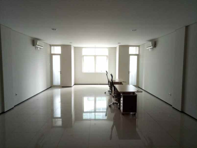 komersial ruko kirana boutique