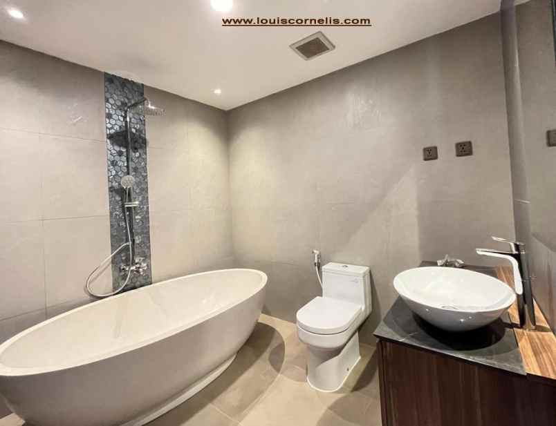 luxury residence buy back guarantee in nusa dua bali